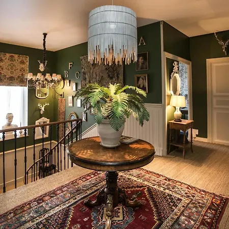 Du Palais Bed & Breakfast