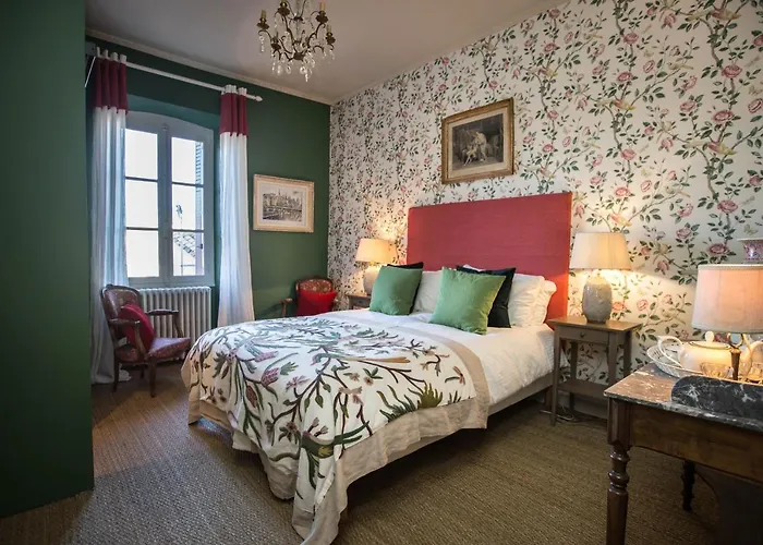 Du Palais Nocleg ze śniadaniem 4*