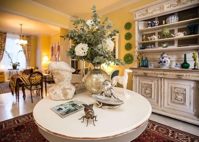 Du Palais Nocleg ze śniadaniem 4*