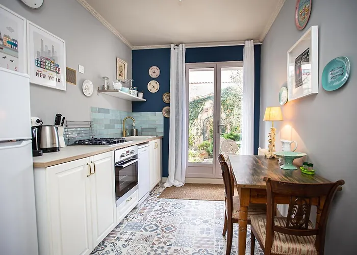 Du Palais Bed & Breakfast Carcassonne