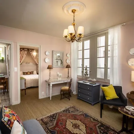 Du Palais Bed & Breakfast